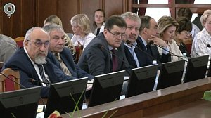 Депутаты Заксобрания обсуждают изменения в уставе региона по вопросам сельского хозяйства