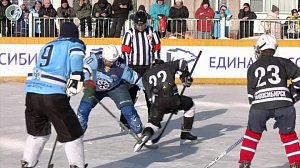 Новосибирская дворовая команда сыграла с профессионалами из "Сибири"