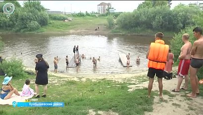 В Куйбышеве полицейские задержали школьников, находящихся на пляже без сопровождения взрослых