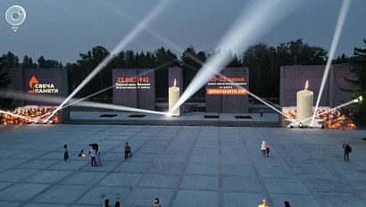В Новосибирске зажгли "Огненные картины войны" в память о героях
