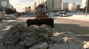 В Новосибирске дорожные службы борются с гололёдом при температурных перепадах