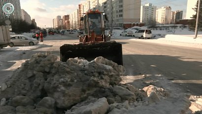В Новосибирске дорожные службы борются с гололёдом при температурных перепадах