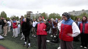 Олимпийский чемпион провёл зарядку для студентов на стадионе "Фламинго"