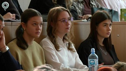 "Финансовый диктант" стартовал: как студенты Новосибирска проверяют свои знания