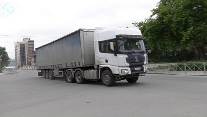 Движение фур ограничили в Новосибирской области