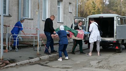 Потолок обрушился в детской больнице Новосибирска