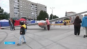 В Бердске вспоминают легендарного лётчика Евгения Андреева