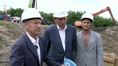 Разрушенный коллектор на Горском продолжают расчищать