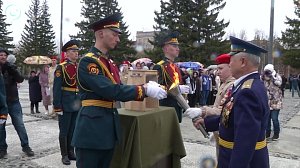 Частицу Вечного огня передали военнослужащим новосибирского спецназа