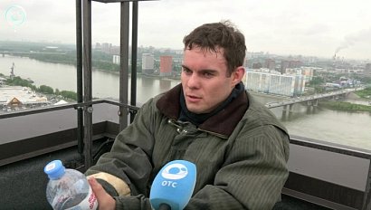 Пожарные соревнуются в подъёме на 30 этажей в Новосибирске