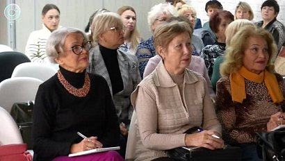 Пенсионеров в Новосибирской области обучают цифровой грамотности