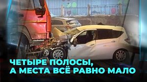 Автолюбительница на Nissan врезалась в грузовик