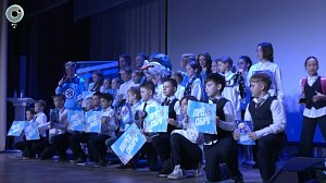 Звезды "Сибири" провели урок хоккея для школьников Краснообска