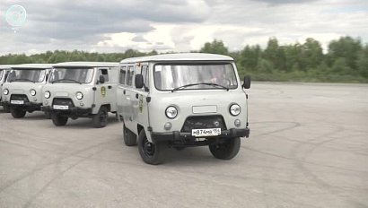 Новые автомобили повышенной проходимости вручили новосибирским охотоведам