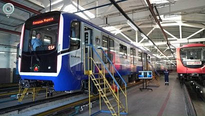 В Новосибирске представили новый метропоезд "Ермак"