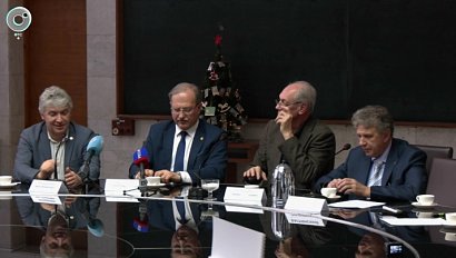 Институт ядерной физики провел предновогоднюю пресс-конференцию