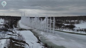 В Новосибирской области начали подрывать лёд на реках
