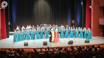 Больше двух часов продолжался концерт Сибирского академического хора на сцене Дамасской оперы