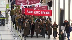 В аэропорту Толмачёво открыли экспозицию костюмов Сибирского русского народного хора