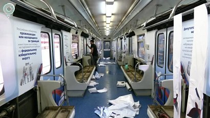 В новосибирском метро запустили тематический поезд о выборах