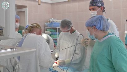 В Новосибирске медики обмениваются опытом операций на пищеводе. Можно ли обойтись без хирургии?