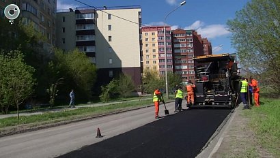 90 проблемных участков выявили весной на гарантийных дорогах Новосибирска. До какого срока должны уложить новый асфальт?