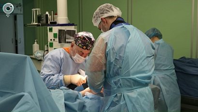 Новосибирские врачи успешно заменили часть голеностопного сустава