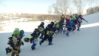 Любительские соревнования лыжников и сноубордистов "Народный слалом" прошли в Новосибирске