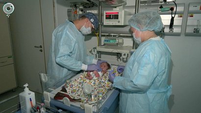 Как в Новосибирской области снижают младенческую смертность и помогают родителям?