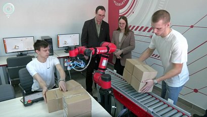 Новую лабораторию робототехники открыли в Новосибирске