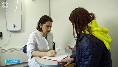 Жители Бердска сдали тест на ВИЧ и гепатит