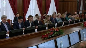 В Новосибирской области обсудили проблемы дорог и долгостроев