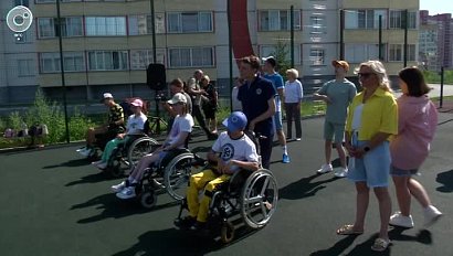 Неделя инклюзивного спорта началась в Новосибирске. Кто помогает ребятам с ограниченными возможностями здоровья?