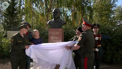 В Новосибирске открыли бюст Александру Рожкину