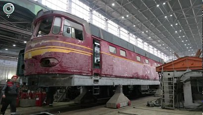 В Новосибирске восстанавливают электровоз с полувековой историей