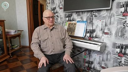 Новосибирский врач написал песню о пандемии и благодарности медикам