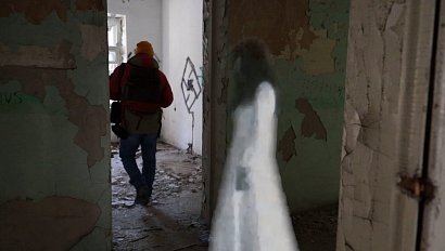 Что ищет в заброшенных зданиях новосибирский сталкер? | «Люди.Лица.Судьбы»