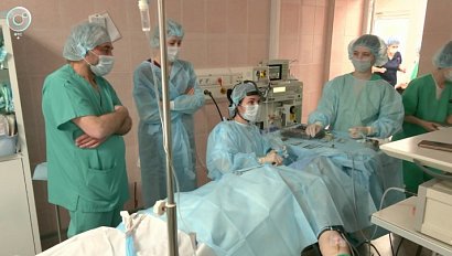 Хирурги проводят мастер-классы в прямом эфире из операционной