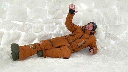 Город из снега и льда построили за один день на Обском море