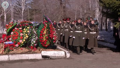В Новосибирске похоронили погибшего на Украине военнослужащего