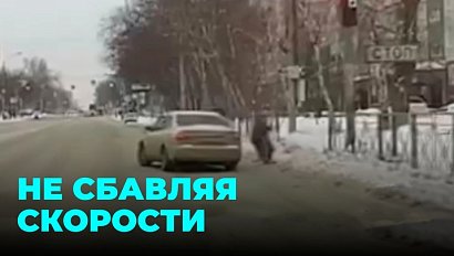 Едва не стала жертвой безумного водителя