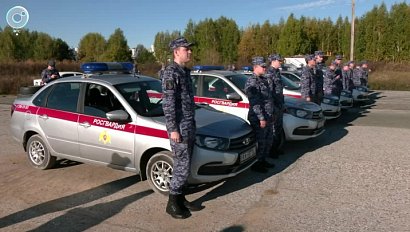 Бойцы Росгвардии отработали контраварийное вождение в Новосибирске
