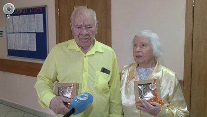 Новосибирские студенты-кондитеры порадовали ветеранов пряниками