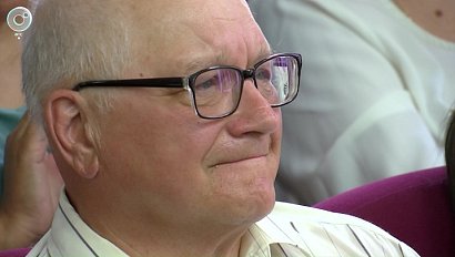 Концерт авторских песен врача Виктора Помогайбо прошел в Детской школе искусств