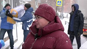 Активисты Новосибирска подготовили десятки коробок с подарками для военнослужащих