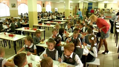 Школьные обеды подорожали. Чем кормят детей и во сколько это обходится родителям?