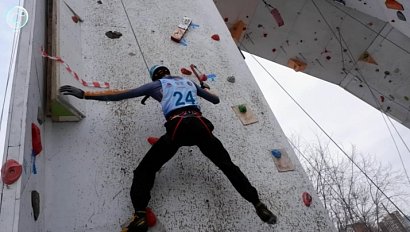 Новосибирские ледолазы завершили зимний сезон соревнованиями