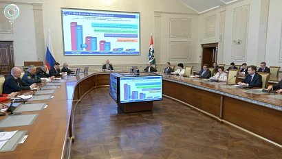 Волонтёры Новосибирской области отправили 20 тысяч тонн гуманитарной помощи за четыре года