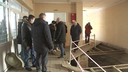 Депутаты проверили ход строительства школы №26 в Оби