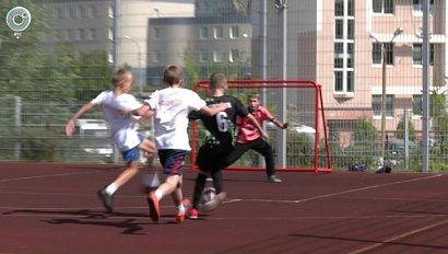 Футбольный турнир в Калининском районе Новосибирска собрал девять команд